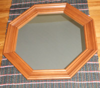 Miroir avec cadre en bois