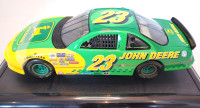 1:18 ERTL John Deere 1996 Pontiac Grand Prix NASCAR Chad Little