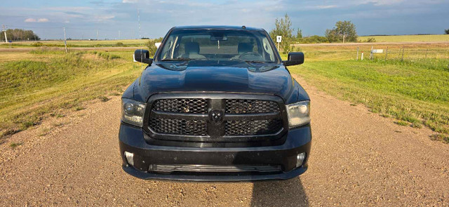 2015 RAM 1500 5.7L V8 Hemi in Cars & Trucks in Edmonton - Image 2