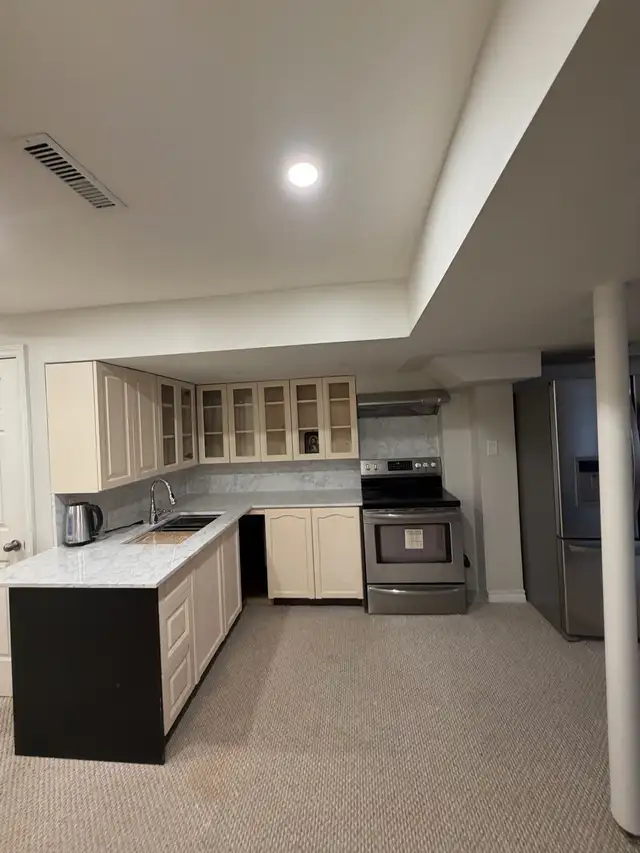 Basement for rent in Room Rentals & Roommates in Markham / York Region - Image 8