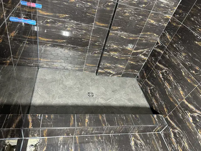 Tile installer 64519988515459120