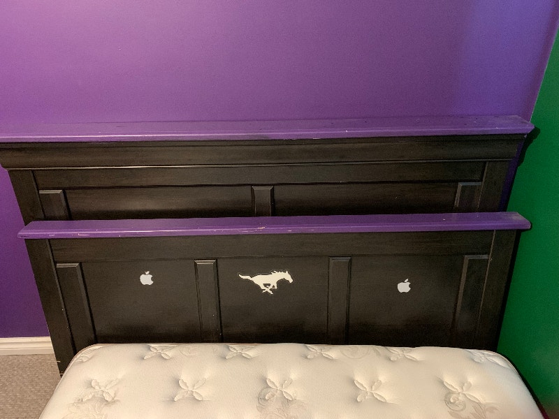 Queen size head board Beds & Mattresses Calgary Kijiji