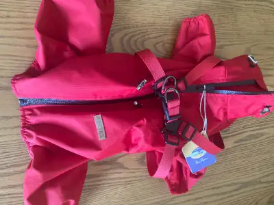 Keep your furry friend dry and stylish with this VpeteR four-legged raincoat in size medium, designe...