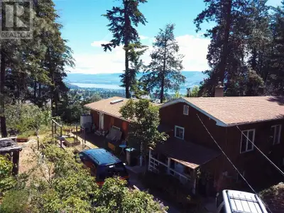 RARE DEVELOPABLE VIEW HOMESTEAD 1.22 ACRE PROPERTY IN THE HEART OF GLENROSA! First time on market. O...