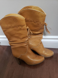 Leather Boots size 38 in mint condition