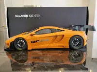 1:18 Diecast Autoart Signature McLaren 12C GT3 Metallic Orange