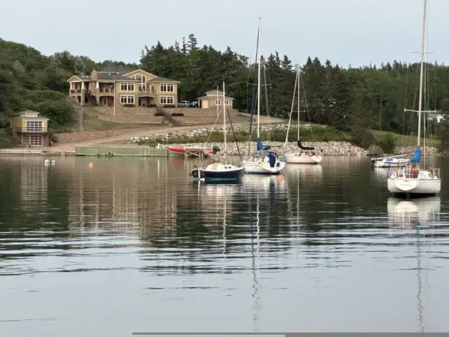2007 West Wight Potter sail boat in Sailboats in Bedford - Image 2