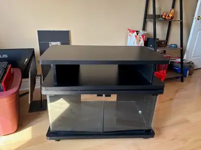 meuble rotatif avec pour votre télé très bonne condition., View more