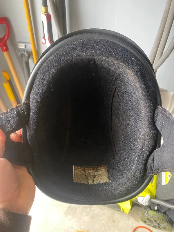 Motorcycle helmet in Motorcycle Parts & Accessories in Hamilton - Image 6