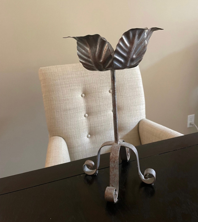 Candle holder flower  in Home Décor & Accents in Oakville / Halton Region