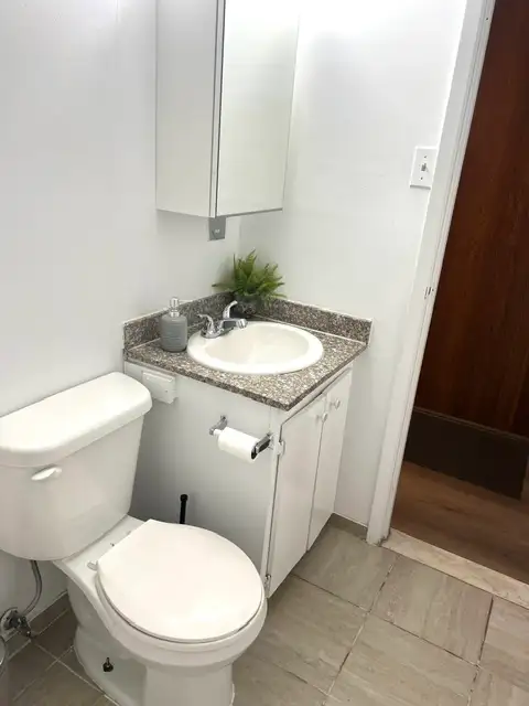 CESSION DE BAIL - GRAND STUDIO 1145$  PROCHE METRO ET REM in Long Term Rentals in City of Montréal - Image 15