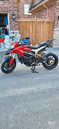 2014 Ducati Hyperstrada 821