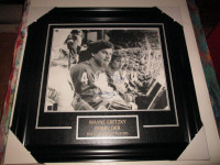 Wayne Gretzky and Bobby Orr Signed 16x20 Framed Photo -  WGA