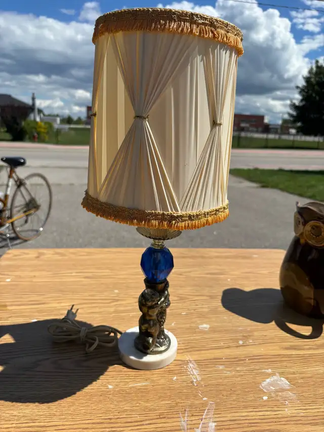 Antique lamp in Other in Markham / York Region - Image 2
