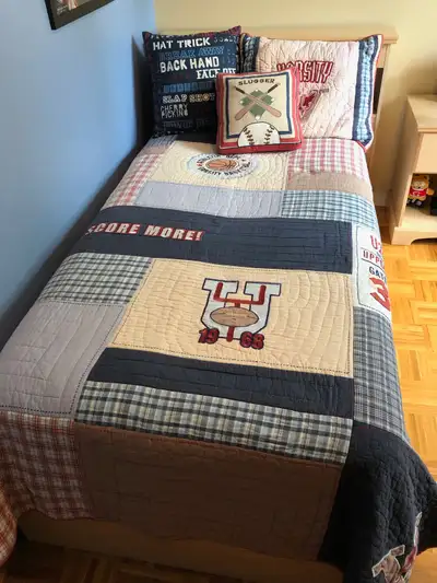 Courtepointe Bombay (pour lit enfant) + accessoires déco sport, View more