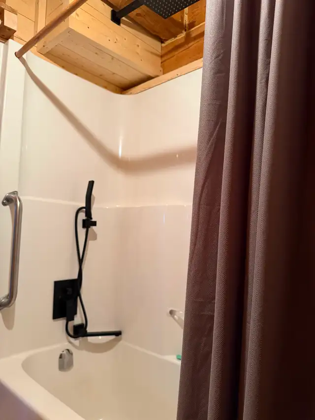 Tiny House Real Log Cabin plus land available in Houses for Sale in Dawson Creek - Image 9