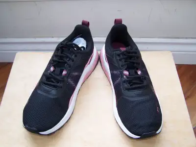 Puma women's shoes size 9 new, View more