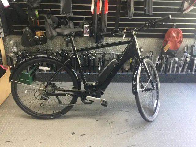 EVO eBKE E5000 brand new 700c Ebike in eBike in City of Toronto - Image 9