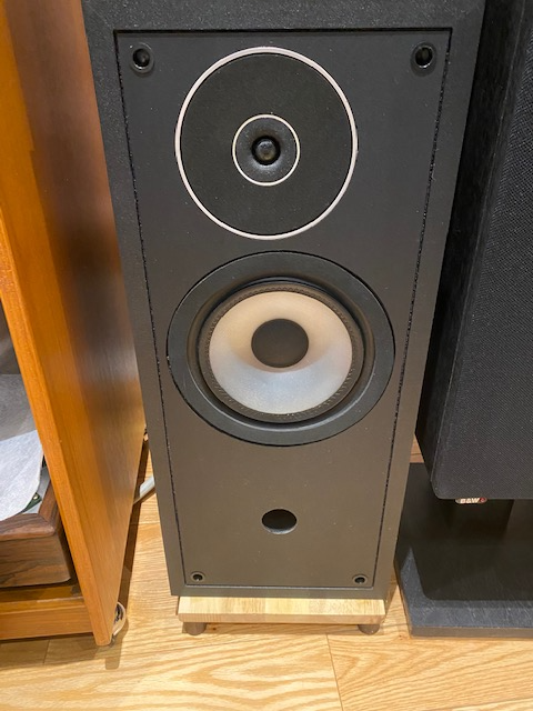 Collection of various types and makes speakers for sale in Speakers in Markham / York Region - Image 8
