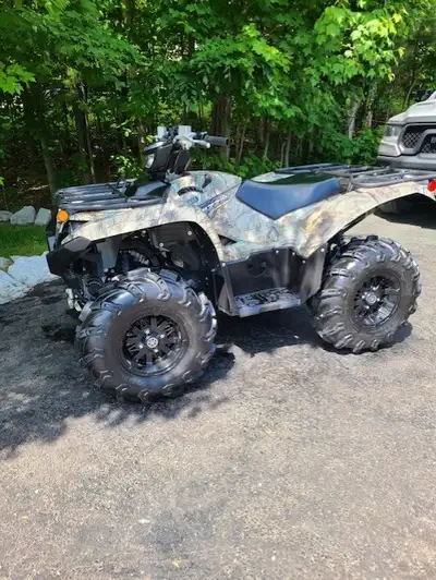 You won't find another in this condition. This machine only has 921 kms, spent riding with my wife i...