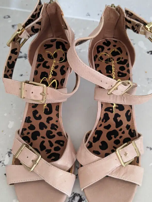 Jessica Simpson Nude Sandal in Women's - Shoes in City of Toronto - Image 2
