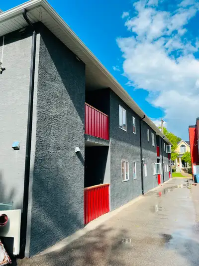 Charming 3-Bedroom  (plus move-in bonus!) in St. Boniface