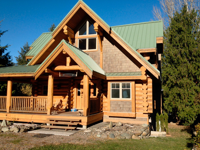 Shuswap Log Cabin Rental in British Columbia - Image 2