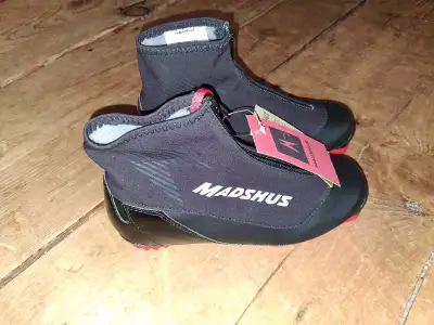 cross-country ski boots (EU 38), View more