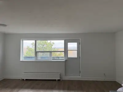 I have one private room for rent in 2 bedrooms apartment nice and clean easy access to 401 5 minutes...