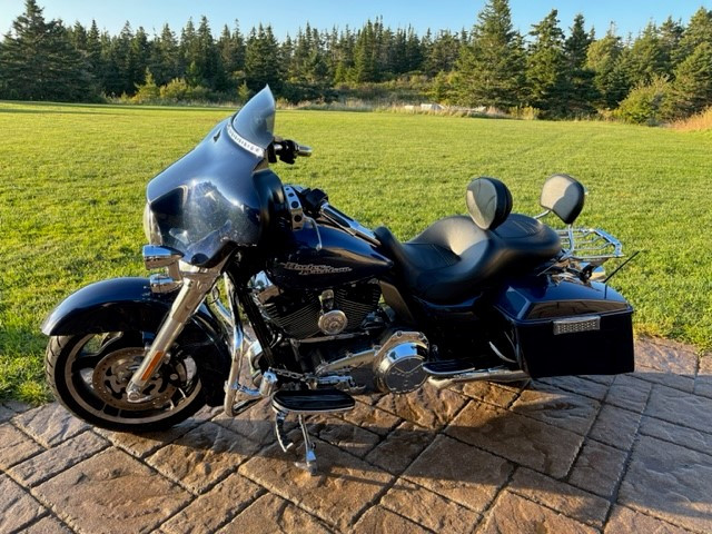 2012 Harley Davidson Street Glide in Touring in Cape Breton - Image 3