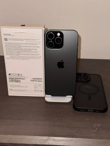 Apple iPhone 16 Pro Max 256GB Black Titanium Unlocked in Cell Phones in Kelowna - Image 4
