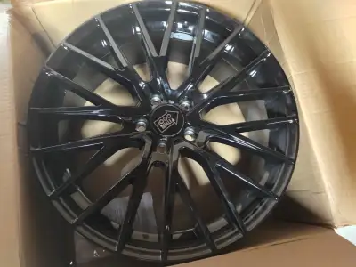 Bought these rims new, never used or installed. Ended up selling the vehicle I was gonna put them on...