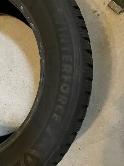 These used Firestone Winterforce 2 UV winter tires are sized 215/60R17 and are ready to help you tac...
