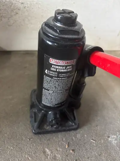 MotoMaster 4-Ton Hydraulic Bottle Jack, View more