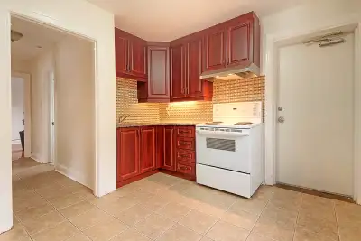 BRIGHT SPACIOUS 2 BEDROOM DOWNTOWN HULL