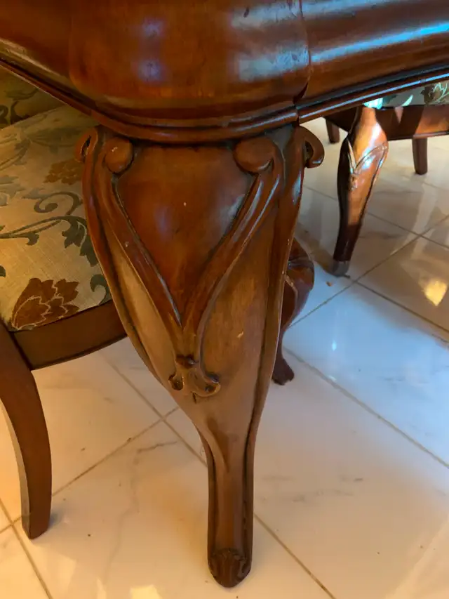 Large Solid Wood Dining Table with 6 Lacquer Craft Chairs562003043367014402