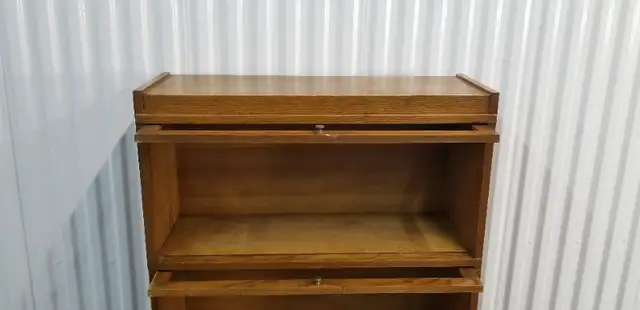 Barrister bookcase lt brown oak 4 tier 4 part Spiesz glass doors in Bookcases & Shelving Units in Ottawa - Image 6