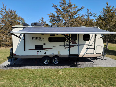 Rockwood Travel Camping trailer for sale in excellent condition