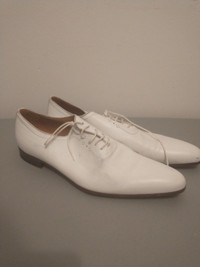 White shoes size 13