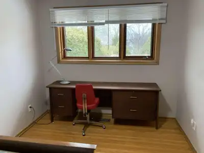 Waterloo- Room For Rent