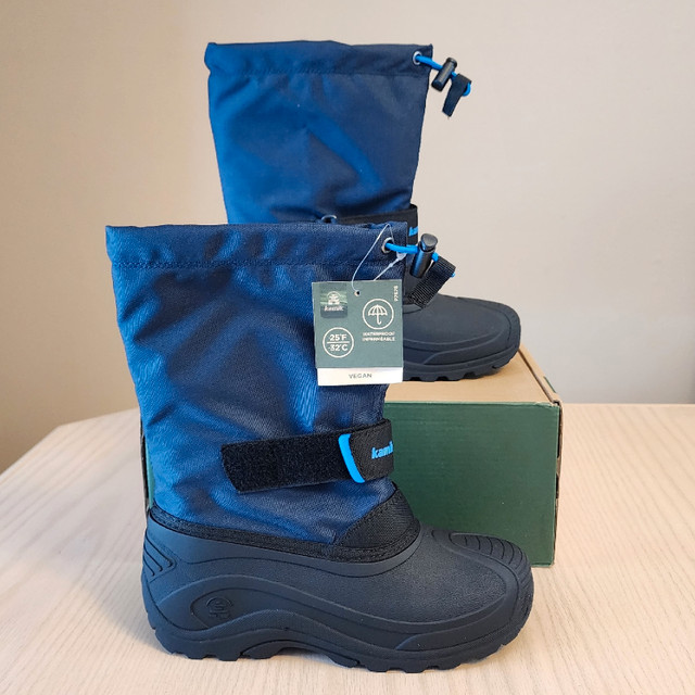 Size 4 boys Kamik snow boots in Kids & Youth in Prince George