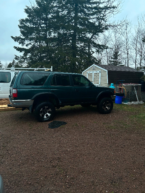 1996 Toyota 4Runner s5 4x4 4000$ firm in Cars & Trucks in Moncton - Image 2