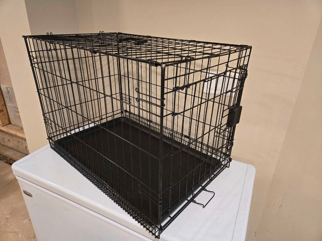 30" deep x 19" wide x 21" tall wire dog kennel in Accessories in Mississauga / Peel Region - Image 4