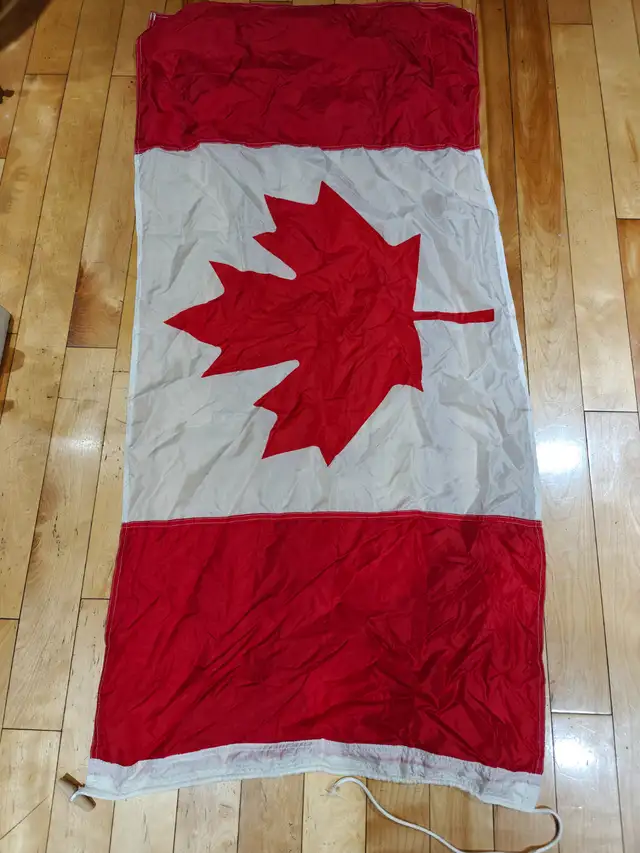 3x2 feet Brandnew Canada flag in Arts & Collectibles in City of Toronto - Image 2