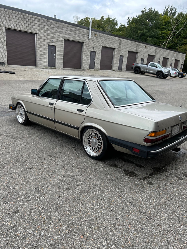 E28 BMW 533i 3.2 litre inline 6 motor  in Classic Cars in City of Toronto - Image 4