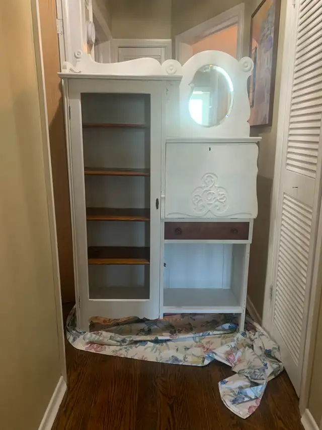 Antique cabinet (desk with shelves) in Bookcases & Shelving Units in City of Toronto - Image 4