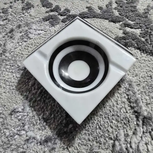Set of Marble Ashtrays in Home Décor & Accents in Brantford - Image 3