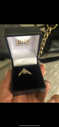Beautiful Diamond Pear shaped  10k gold Ring