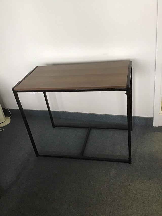 Set de cuisine ,table avec une chaise en bois de marque Ikea 100