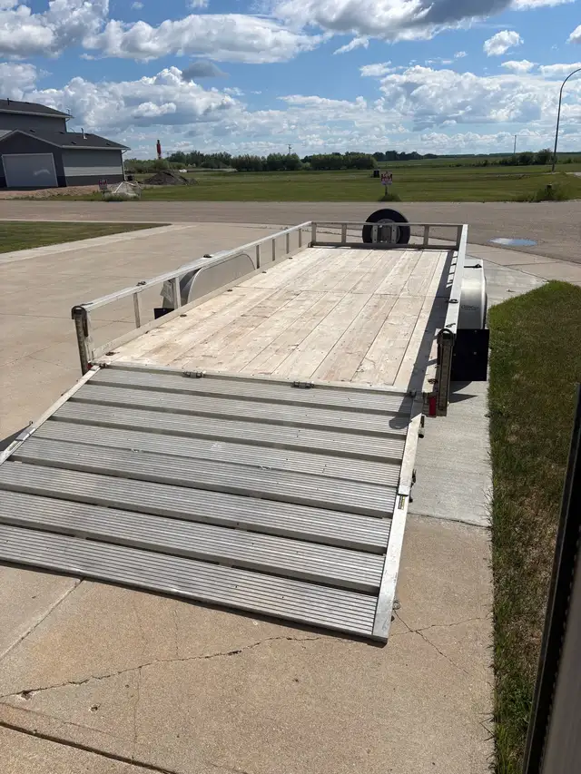 2019 aluminum Stronghaul trailer in Cargo & Utility Trailers in Prince Albert - Image 6